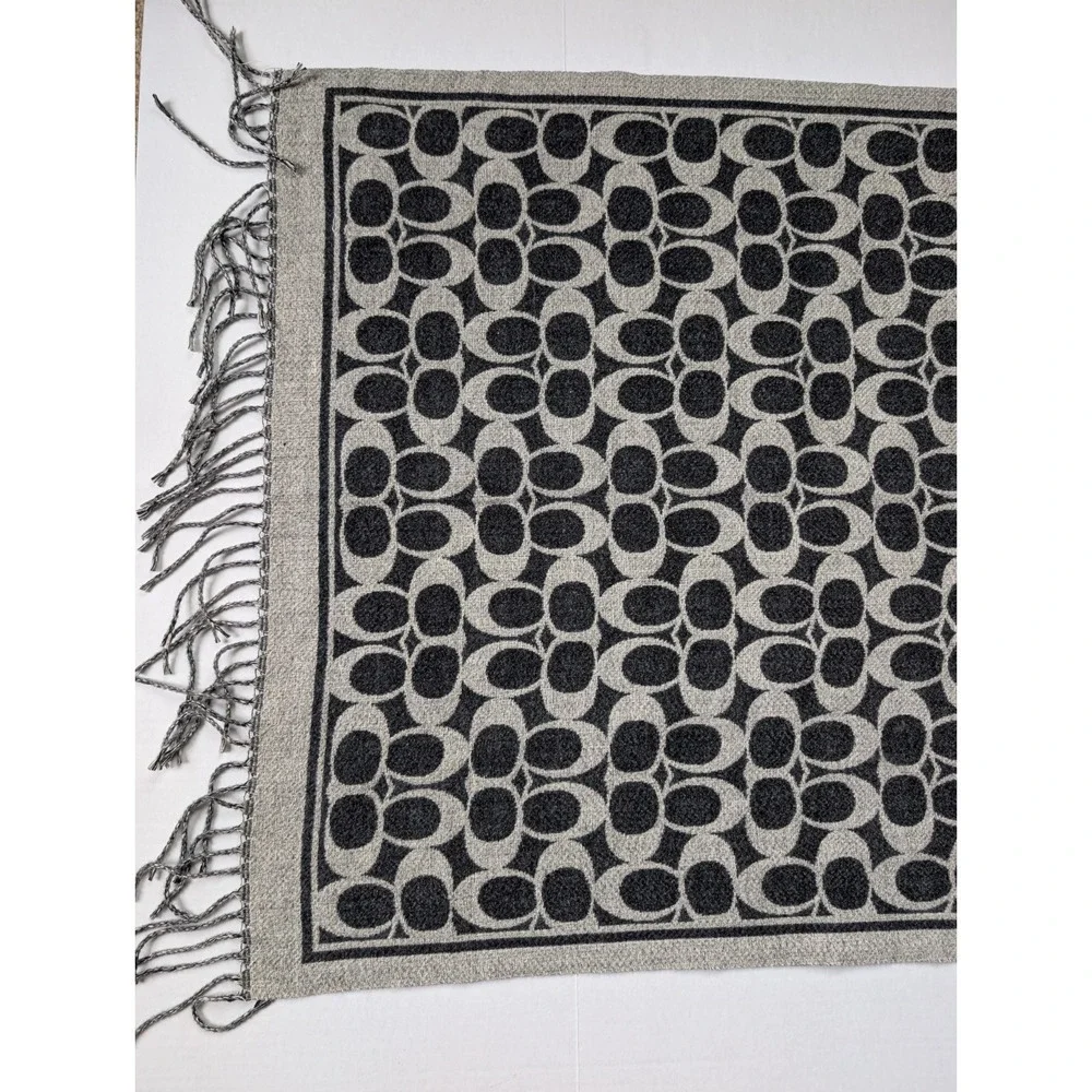 Coach Signature‎ Logo Scarf 69